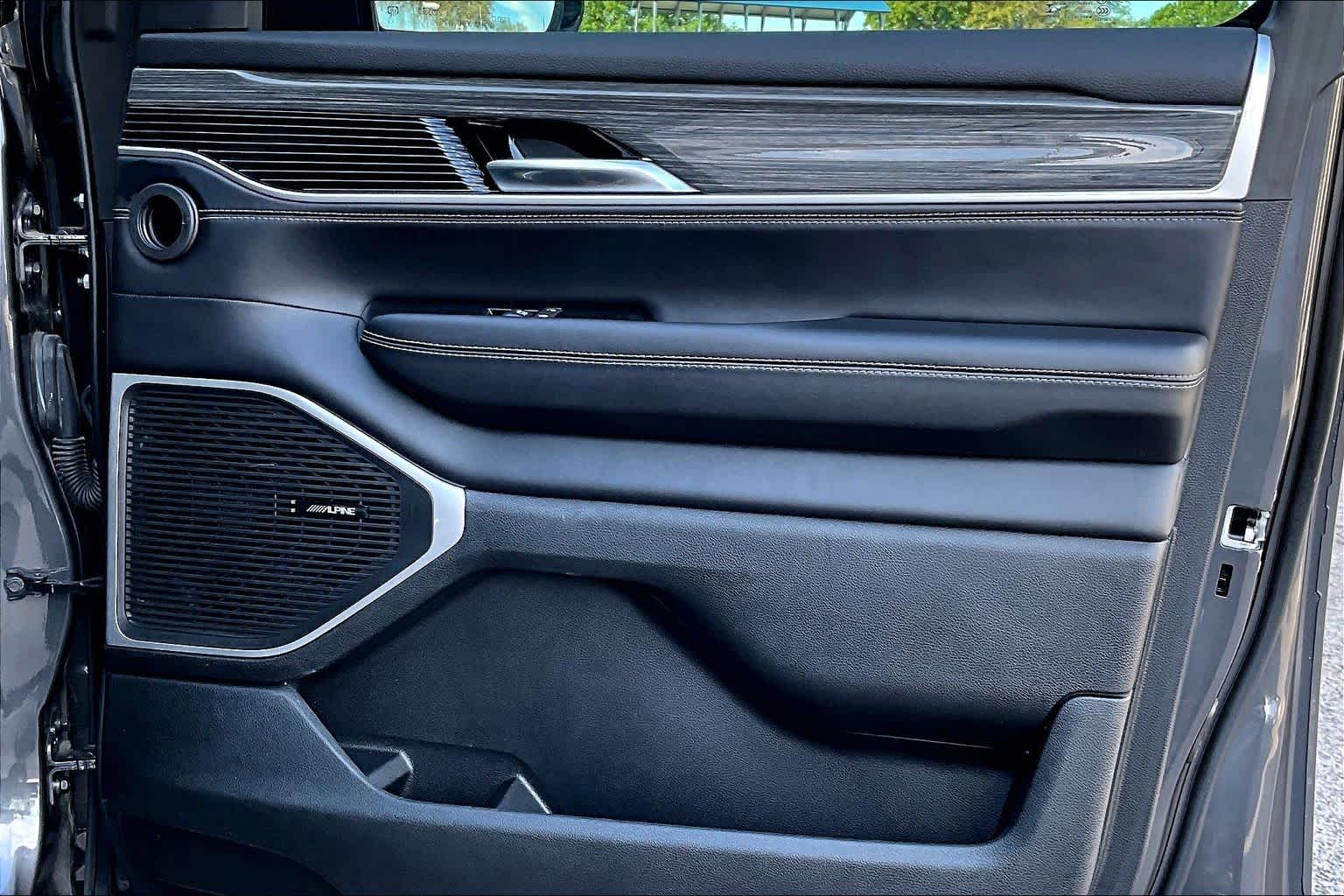 2022 Jeep Wagoneer