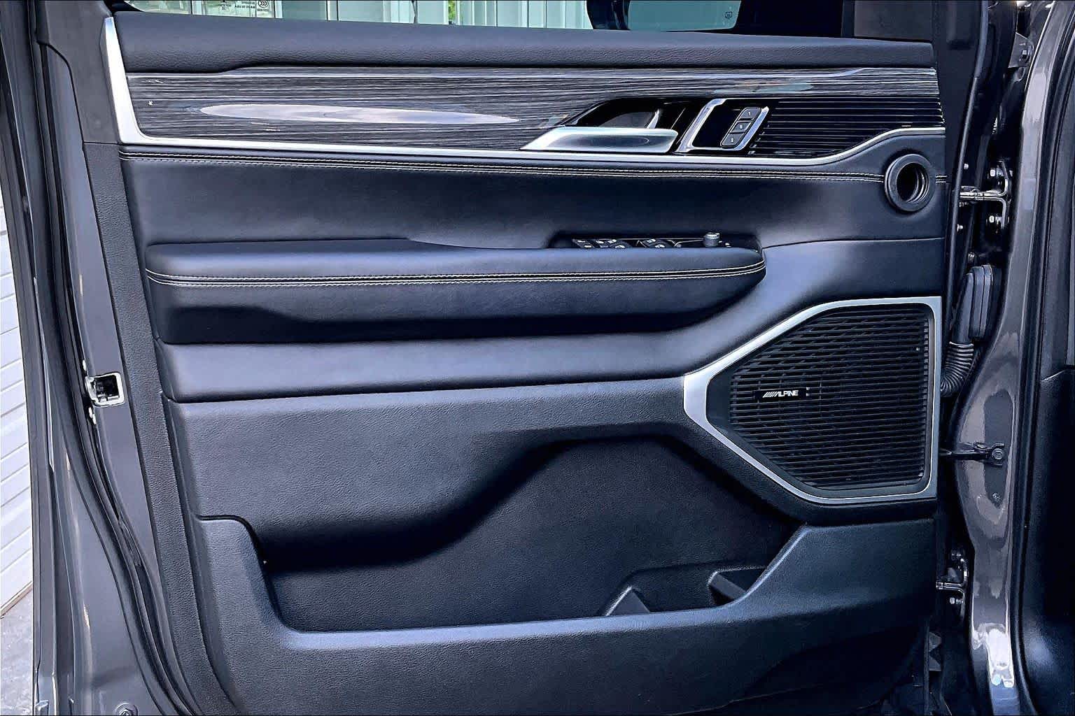 2022 Jeep Wagoneer