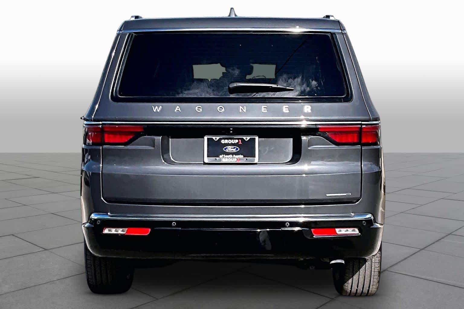 2022 Jeep Wagoneer