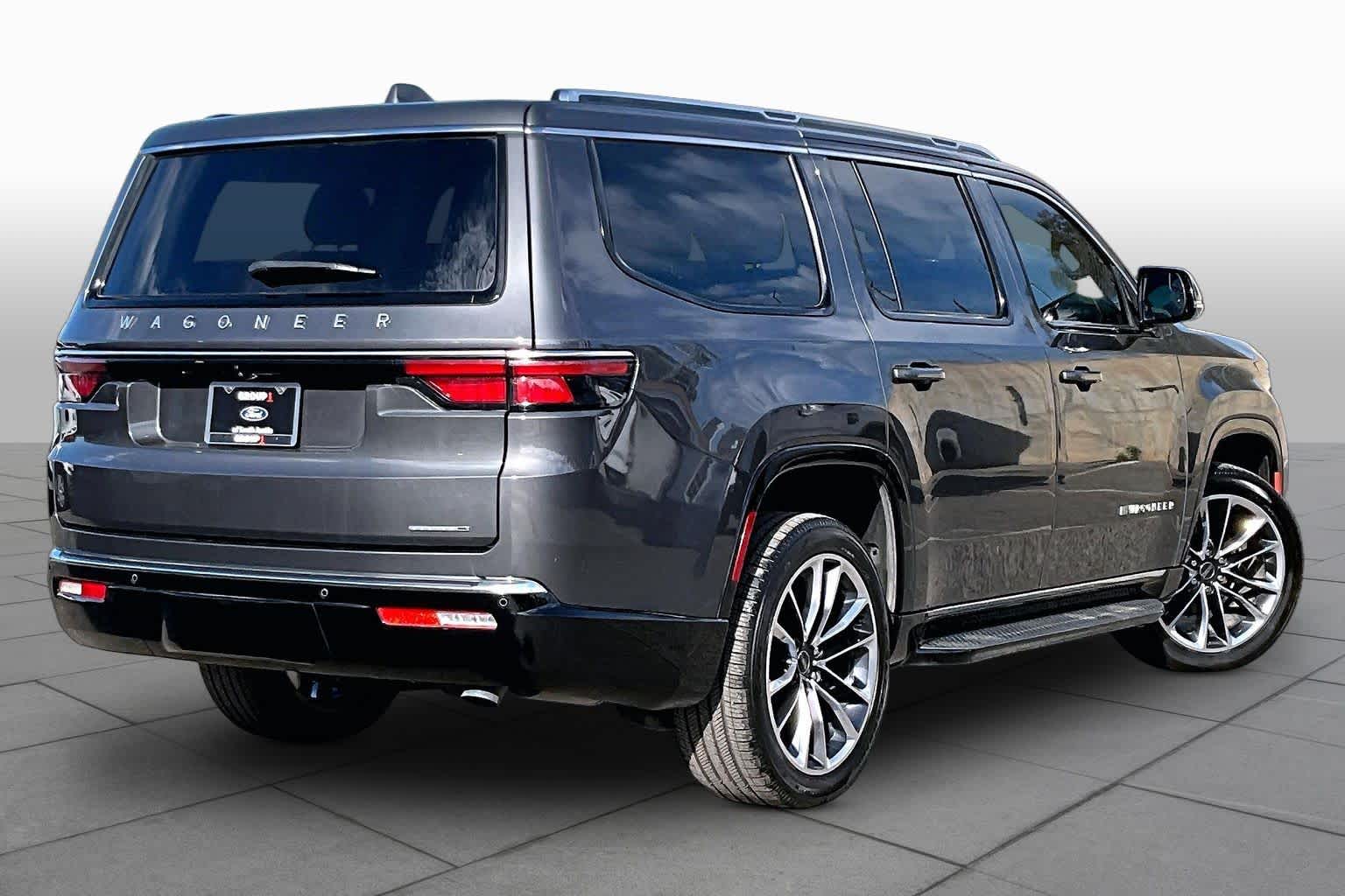 2022 Jeep Wagoneer