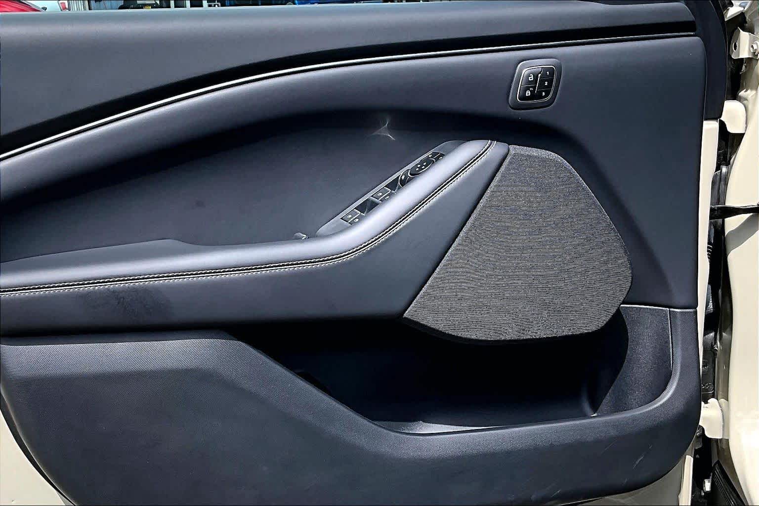 2025 Ford Mustang Mach-E