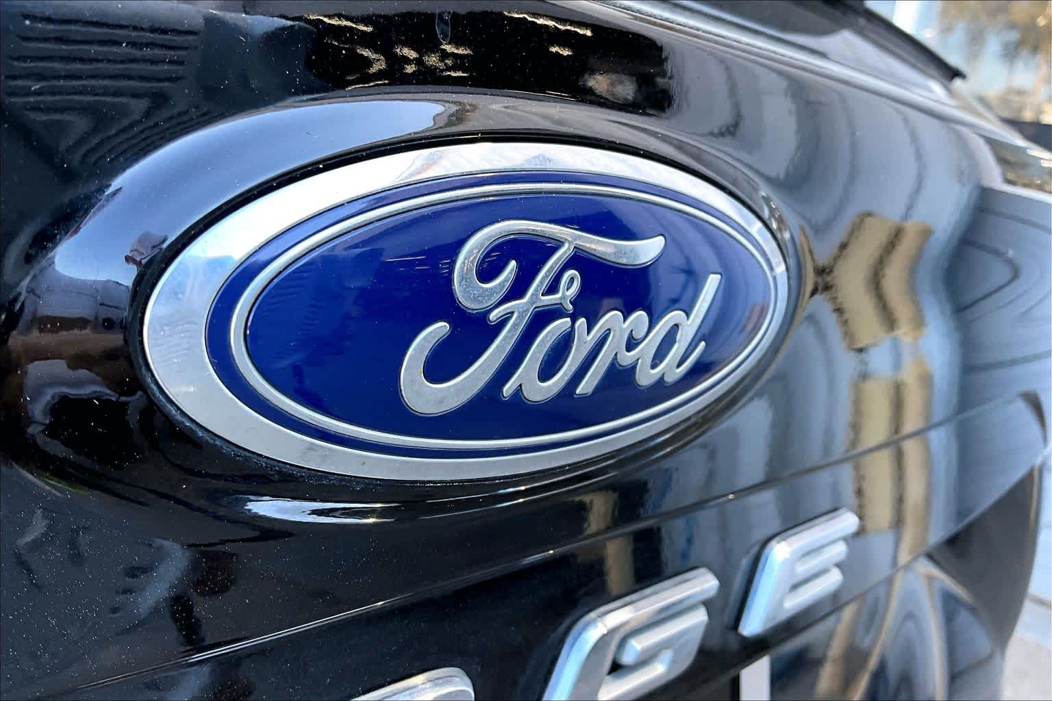 2023 Ford Edge