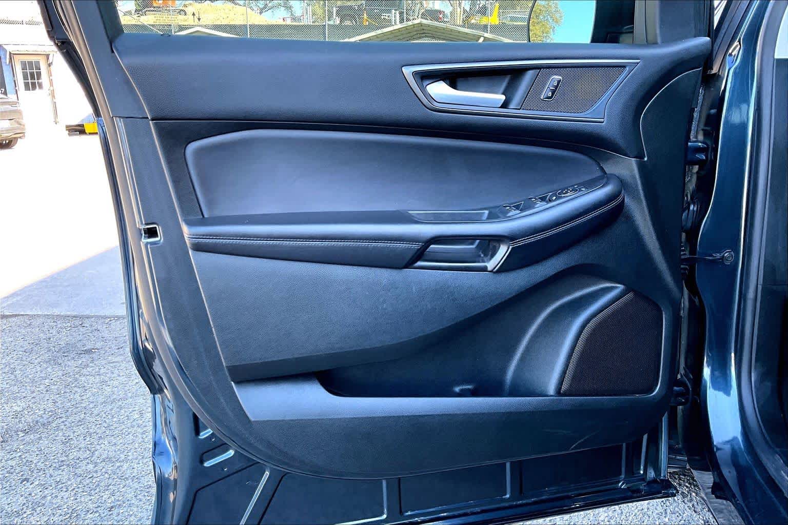 2023 Ford Edge