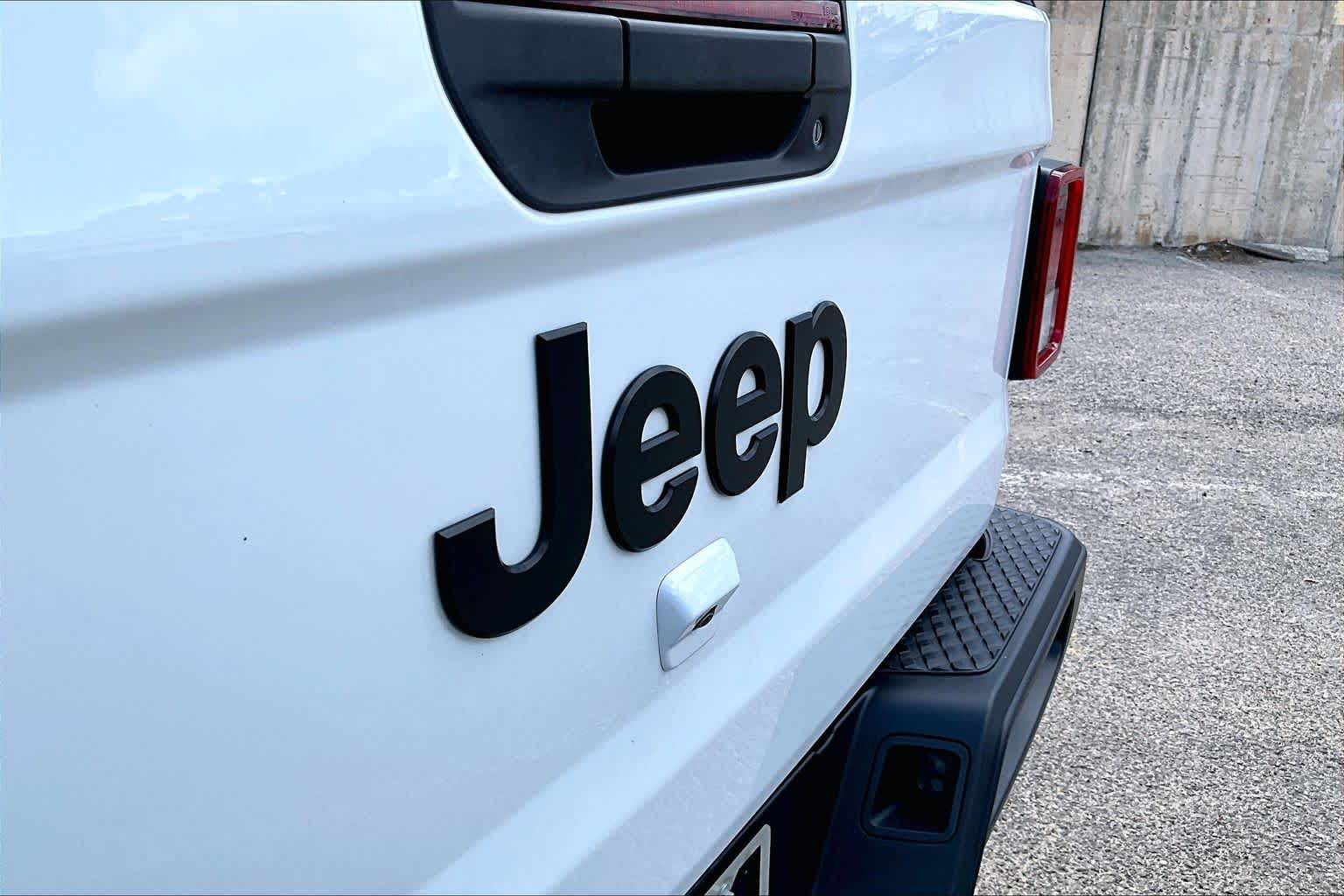 2023 Jeep Gladiator