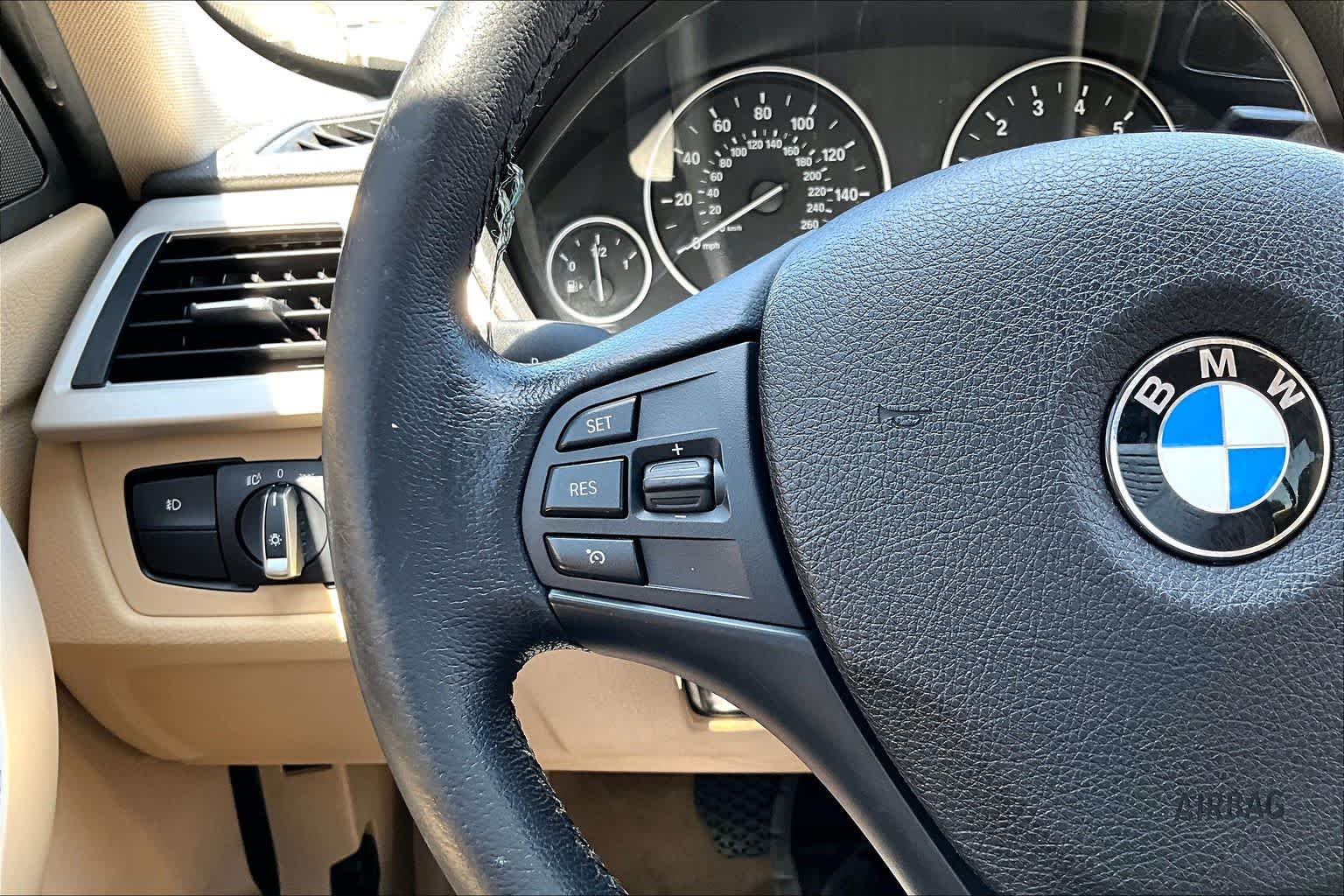 2015 BMW 320i