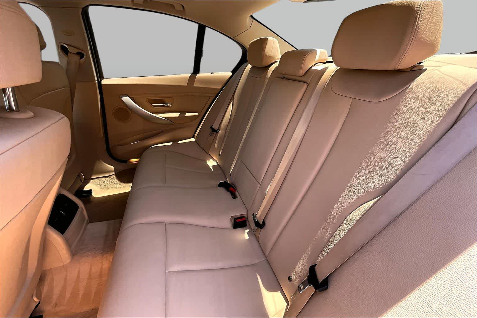 2015 BMW 320i