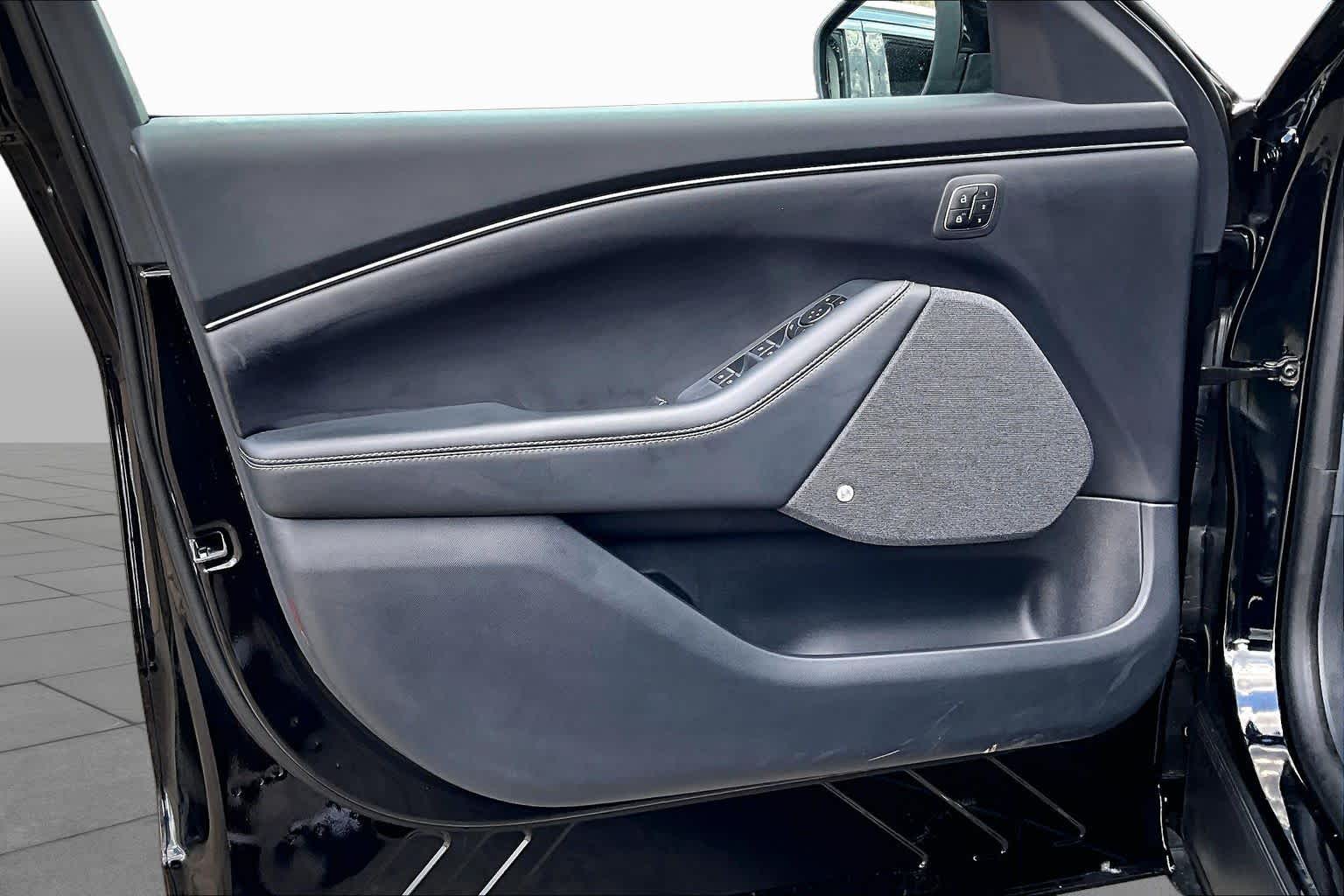 2025 Ford Mustang Mach-E