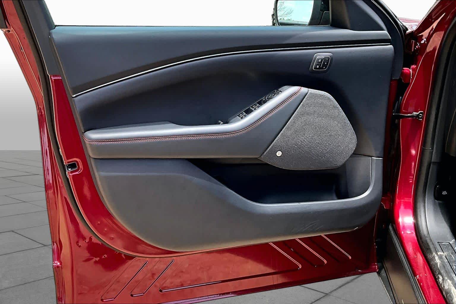 2025 Ford Mustang Mach-E