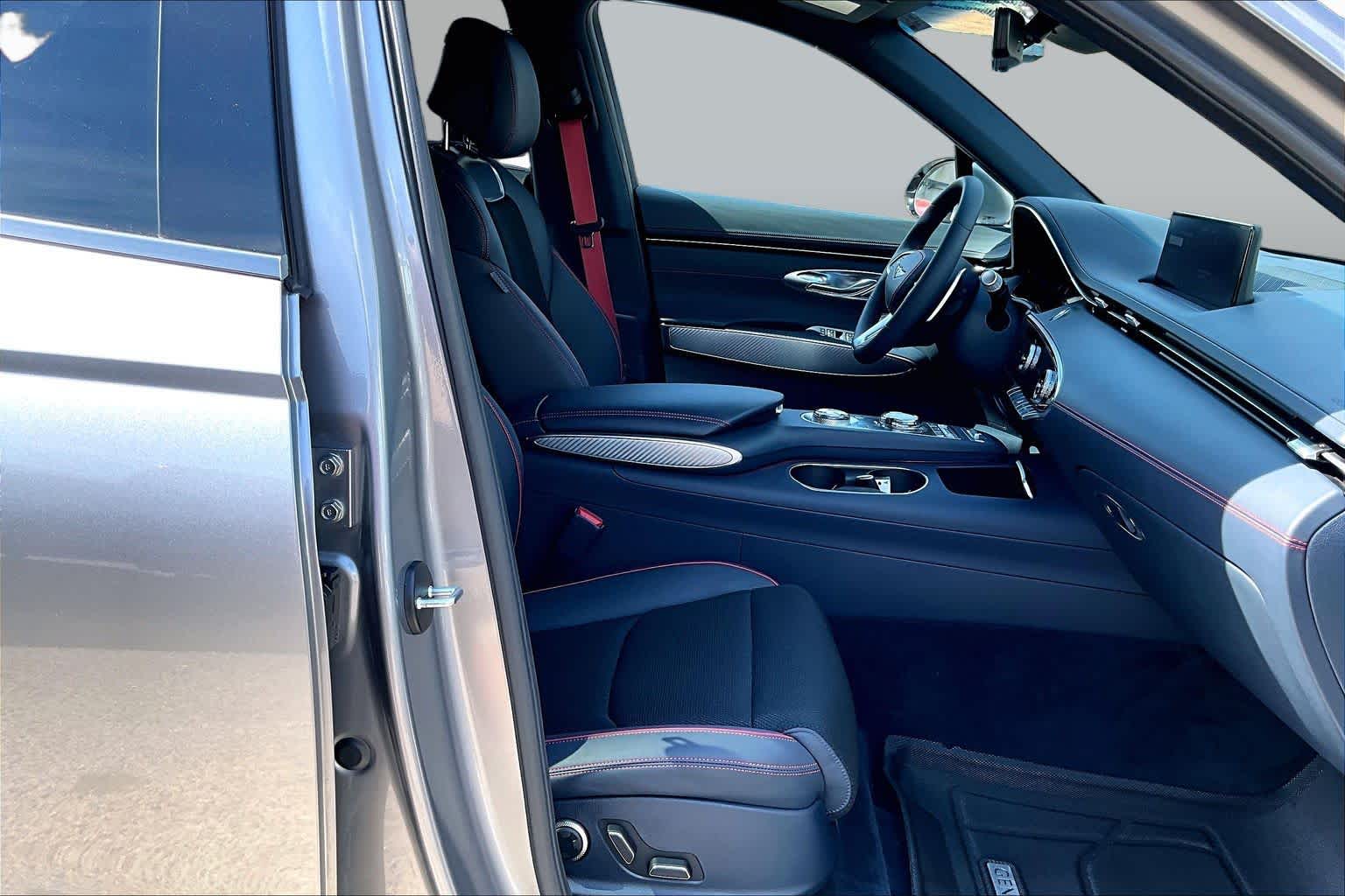 2024 Genesis GV70
