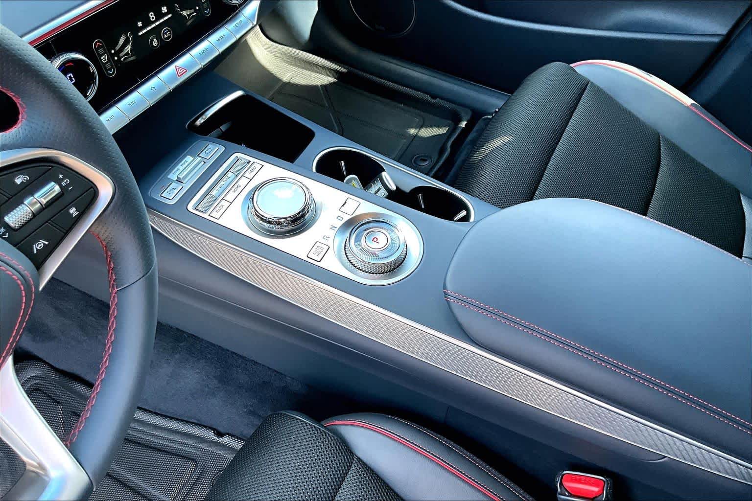 2024 Genesis GV70