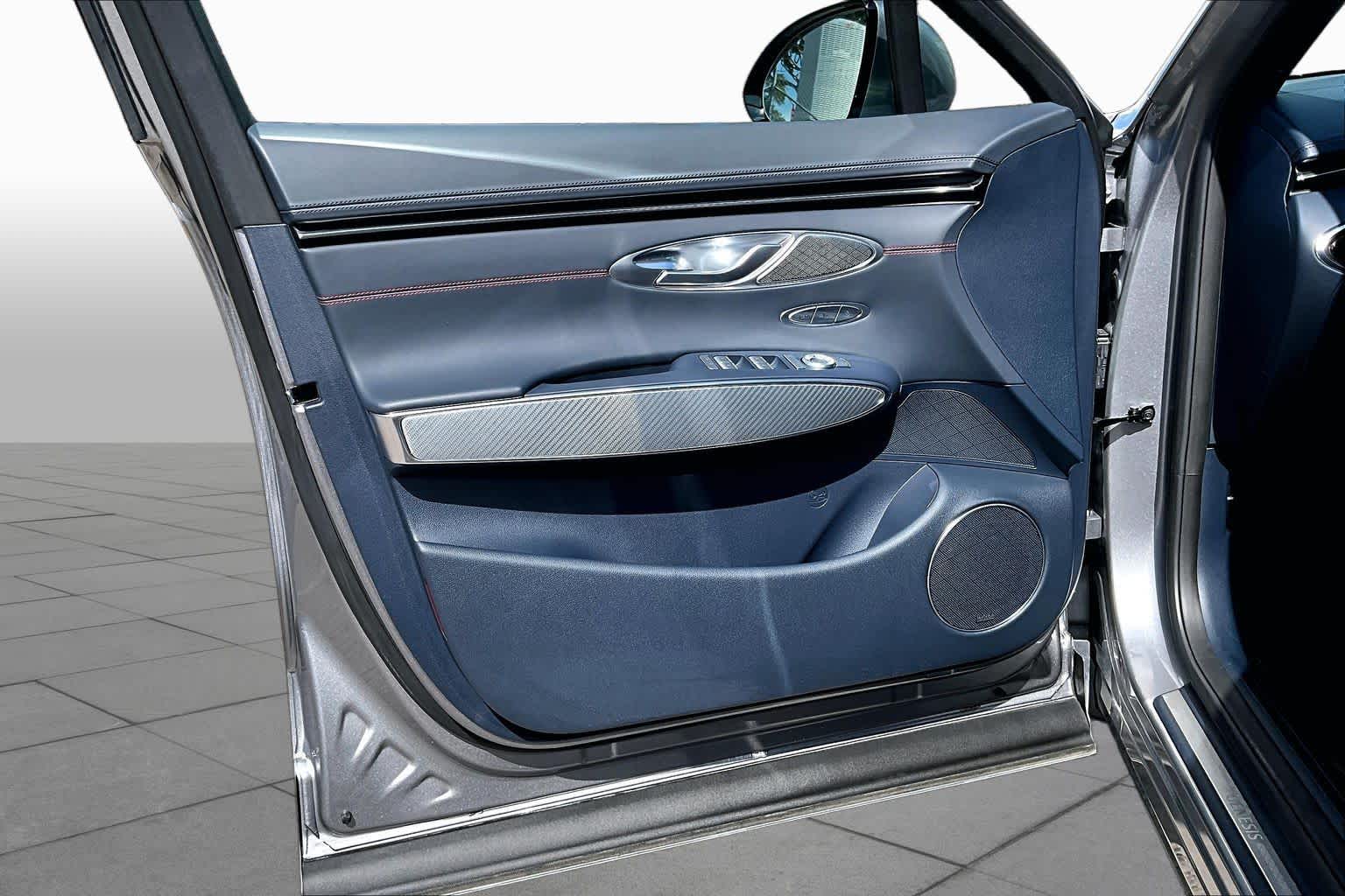 2024 Genesis GV70
