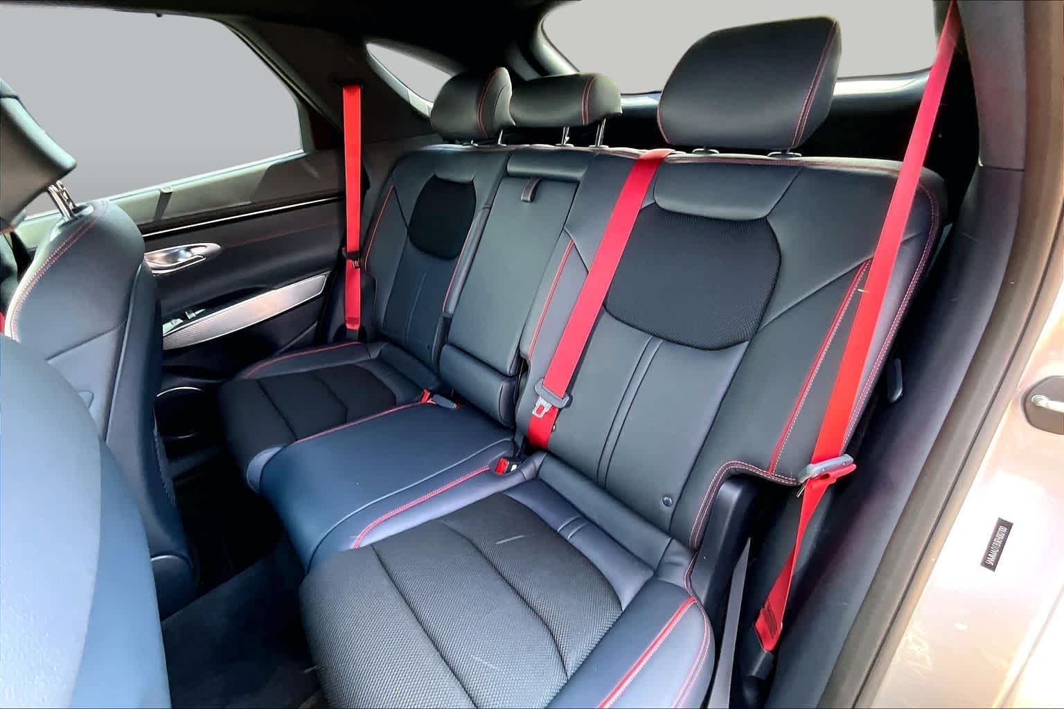 2024 Genesis GV70