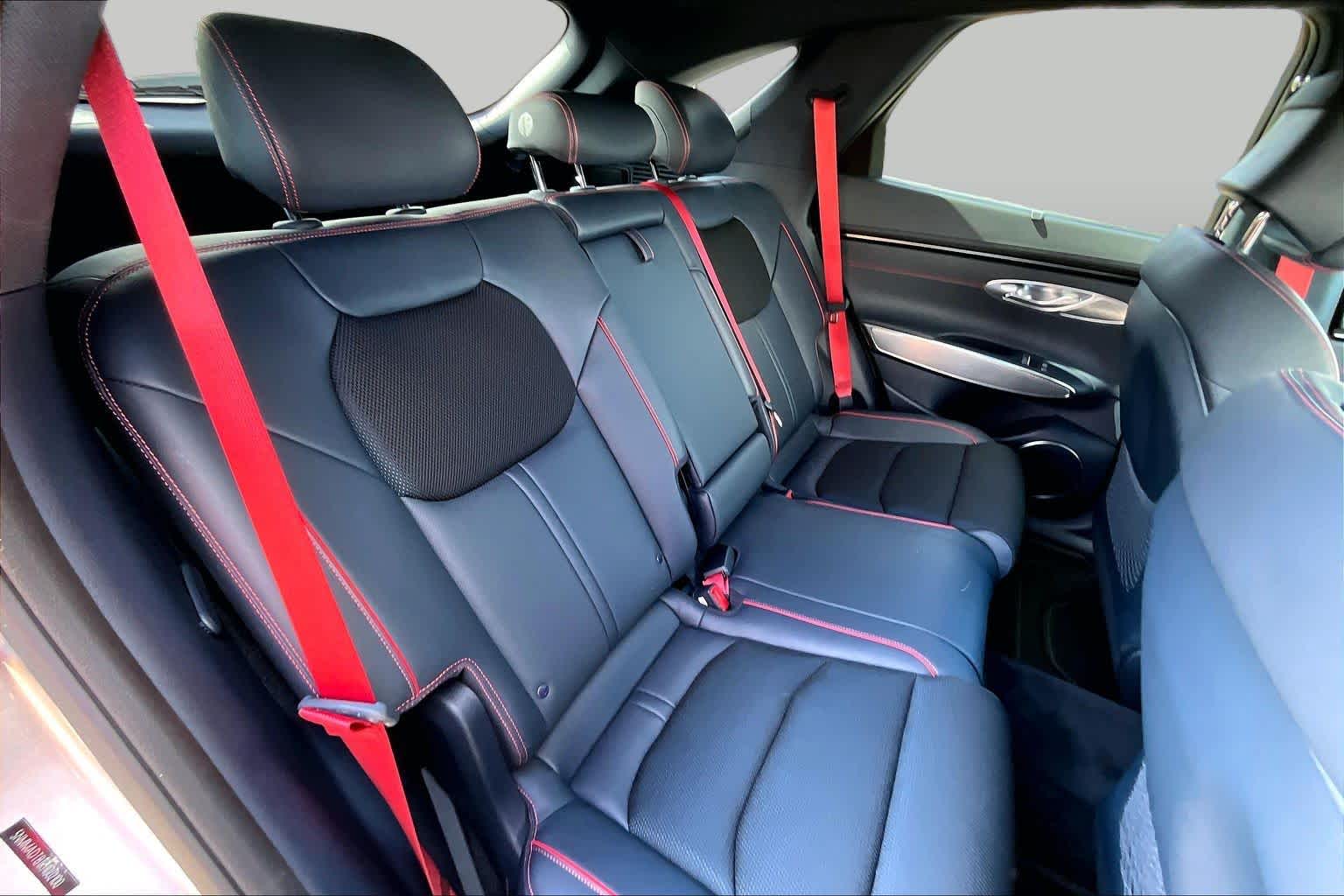 2024 Genesis GV70
