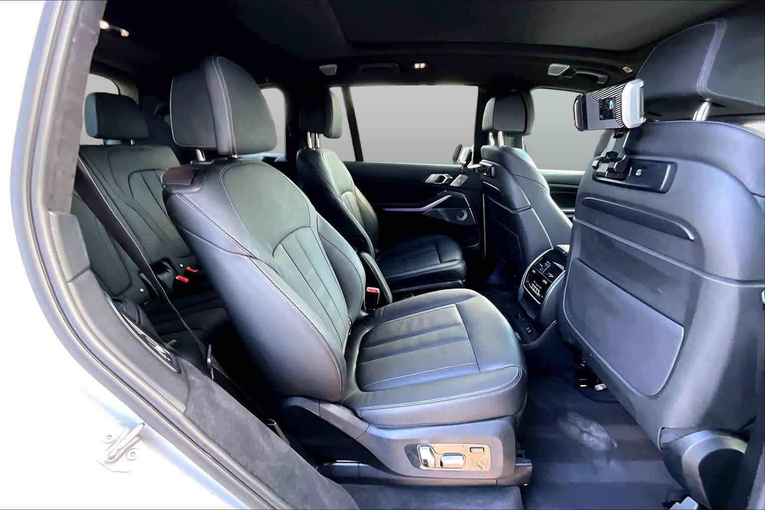 2021 BMW X7 M50i