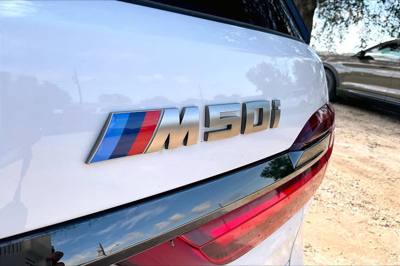2021 BMW X7 M50i