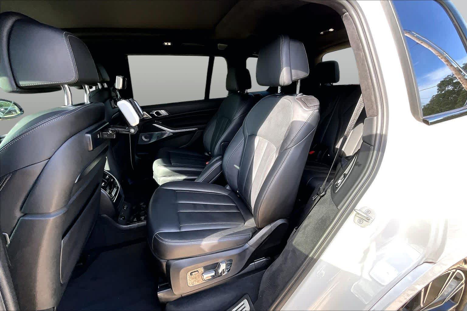 2021 BMW X7 M50i