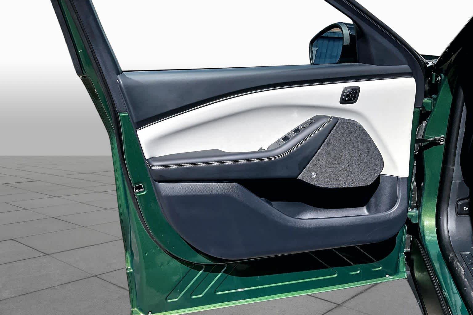 2025 Ford Mustang Mach-E