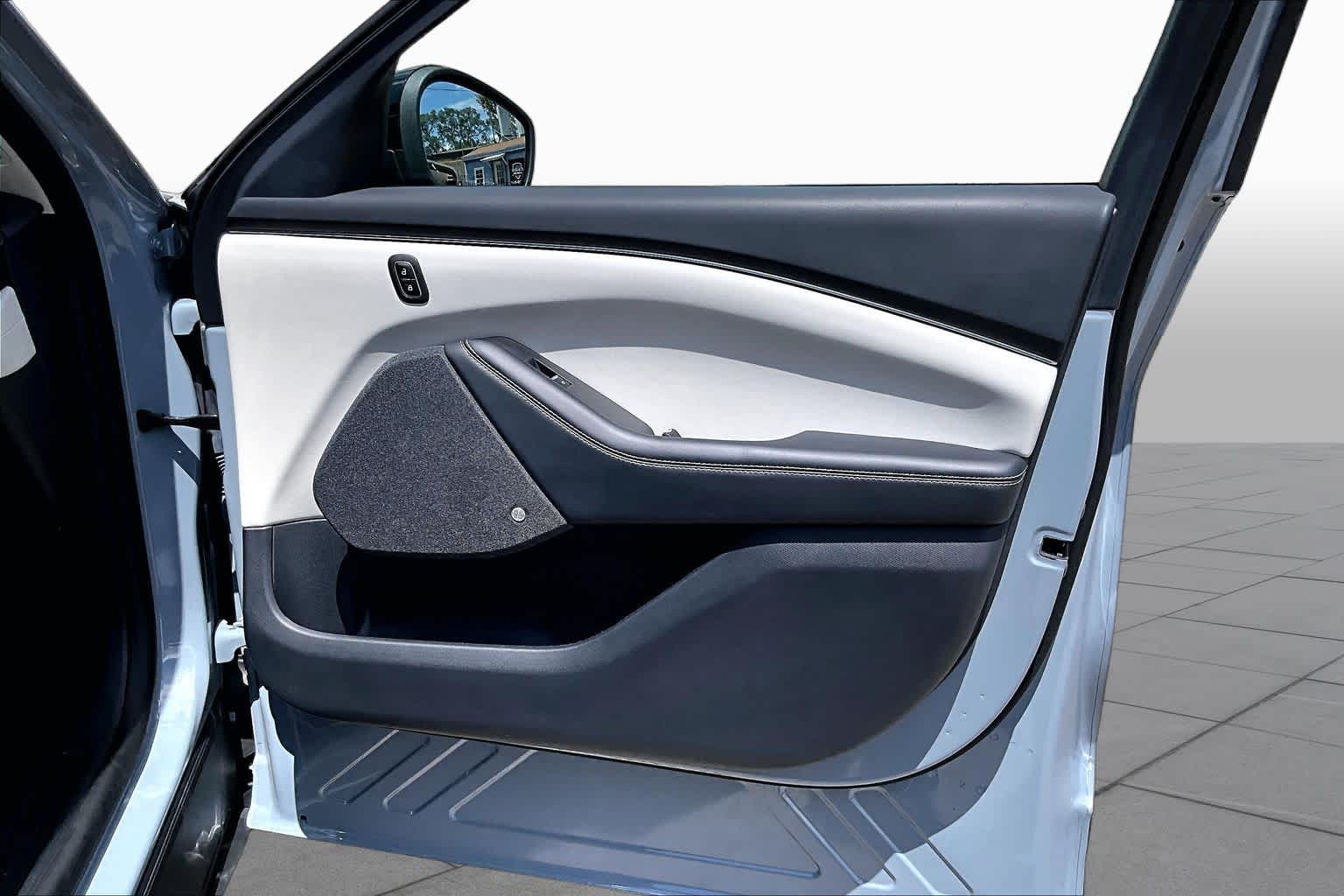 2025 Ford Mustang Mach-E