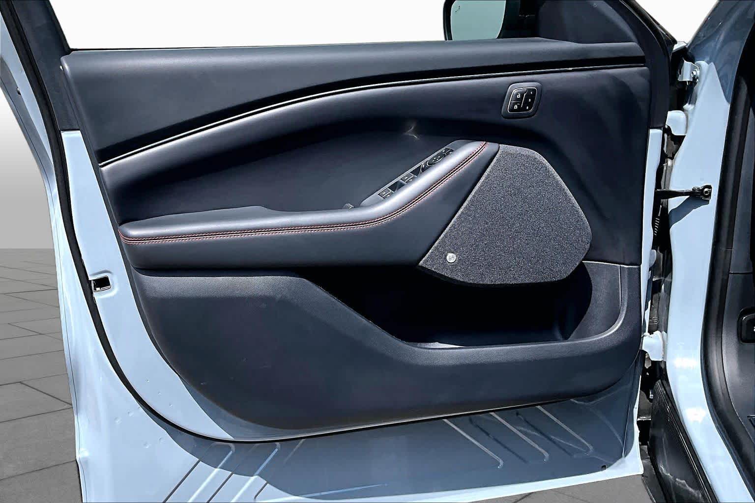 2025 Ford Mustang Mach-E