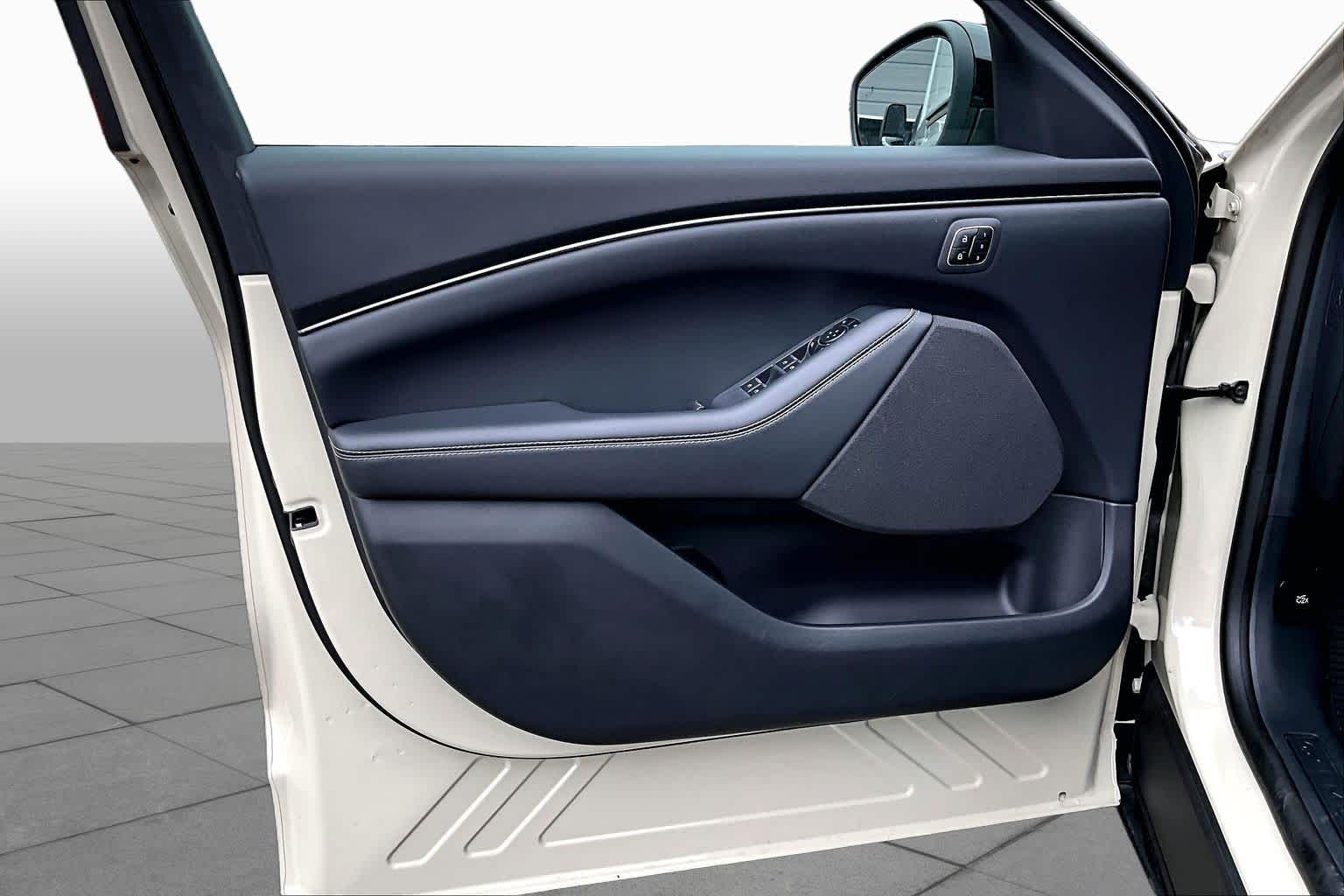 2025 Ford Mustang Mach-E