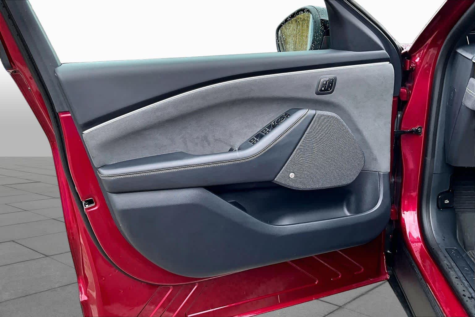2025 Ford Mustang Mach-E