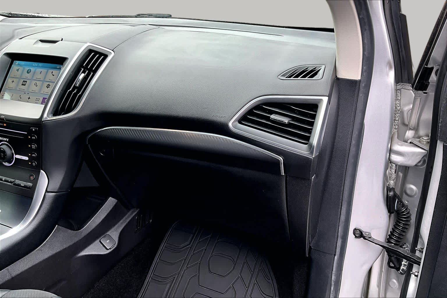 2016 Ford Edge