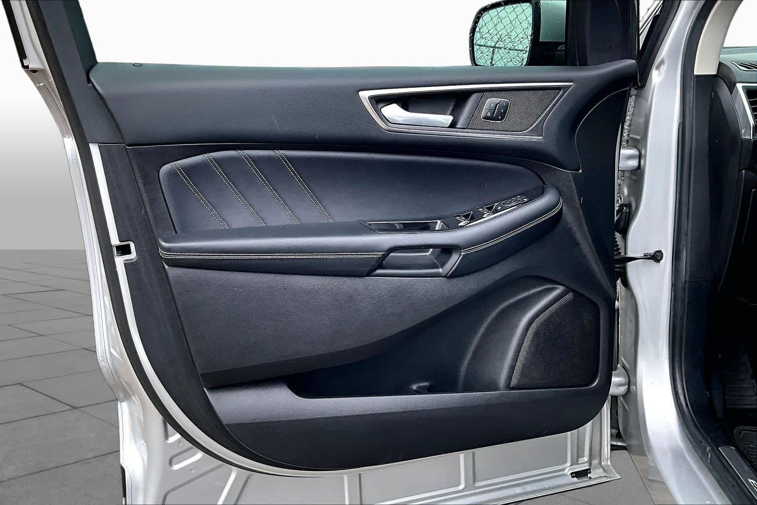 2016 Ford Edge