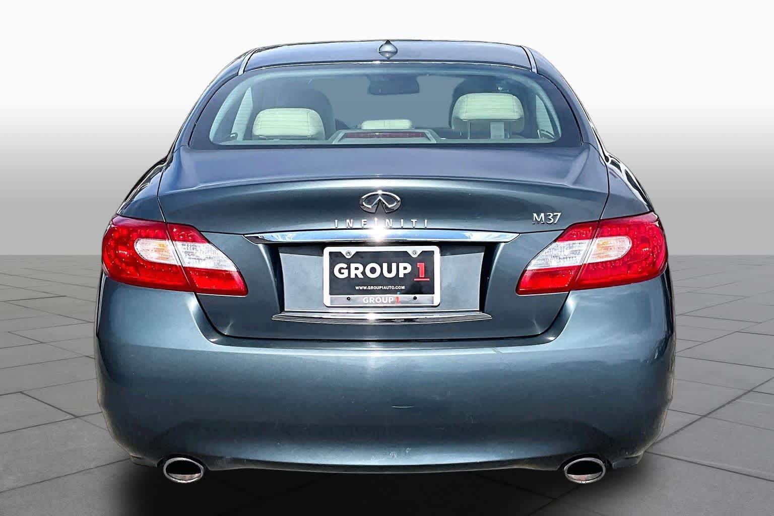 2012 INFINITI M37