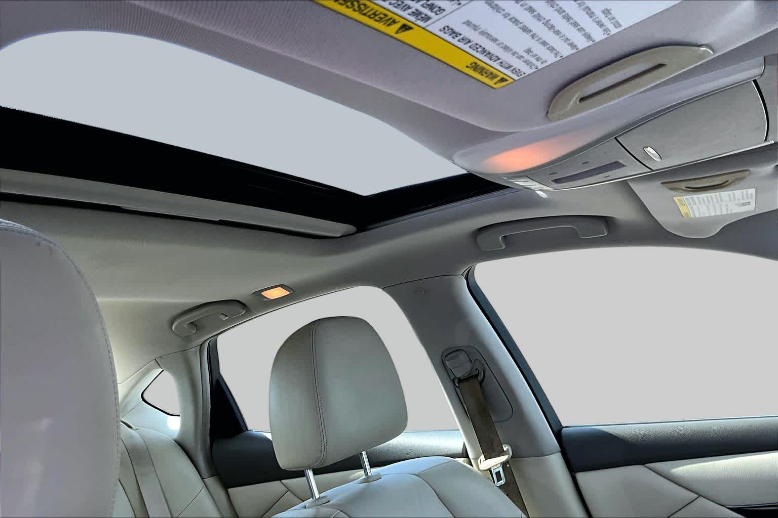 2012 INFINITI M37