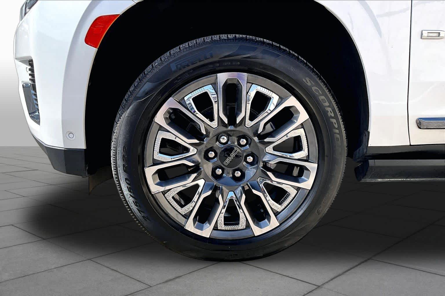 2023 GMC Yukon Denali Ultimate