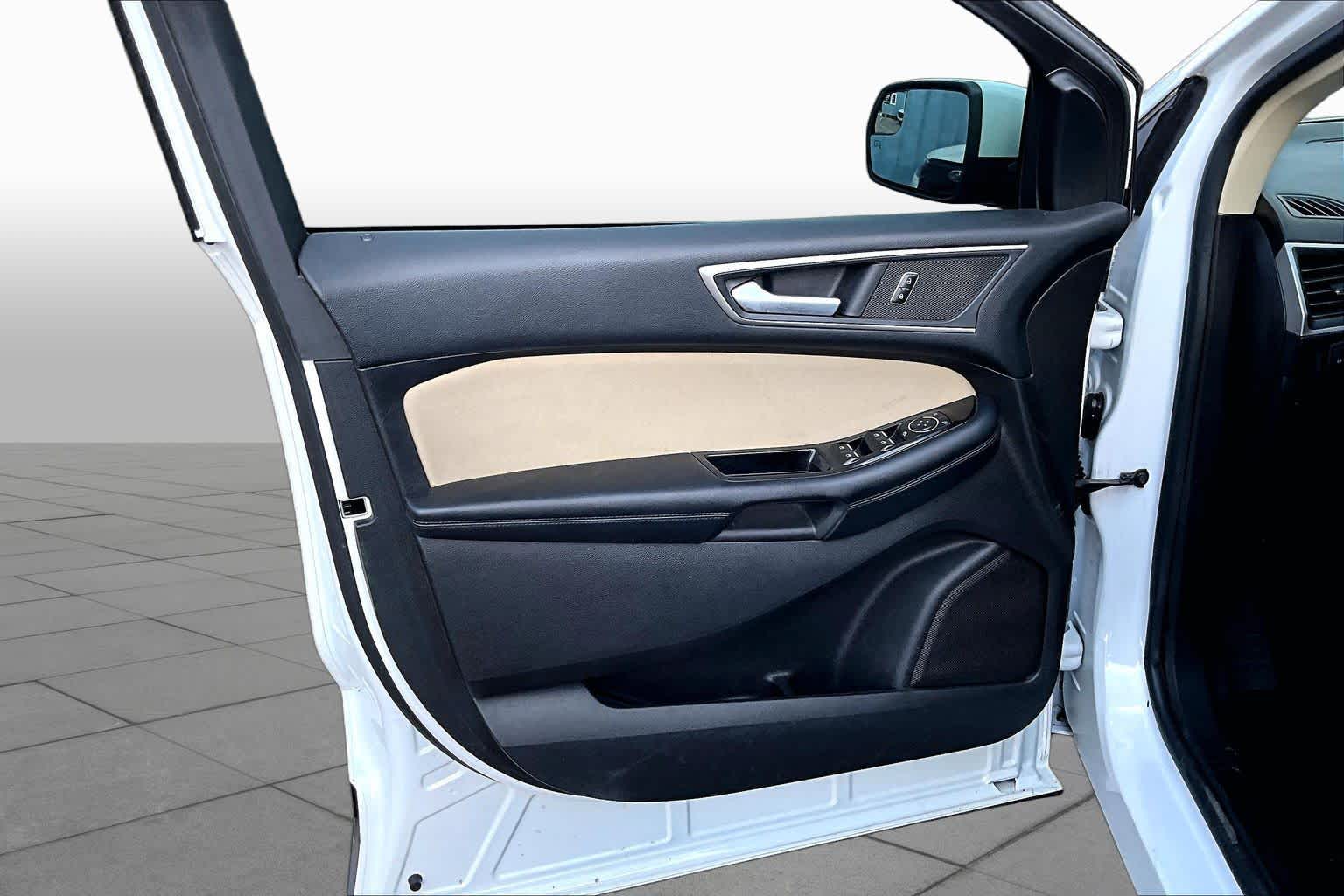 2017 Ford Edge