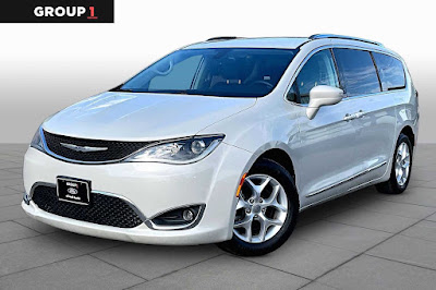 2017 Chrysler Pacifica in Austin
