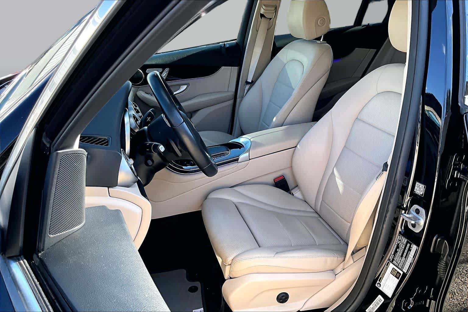 2021 Mercedes-Benz GLC 300