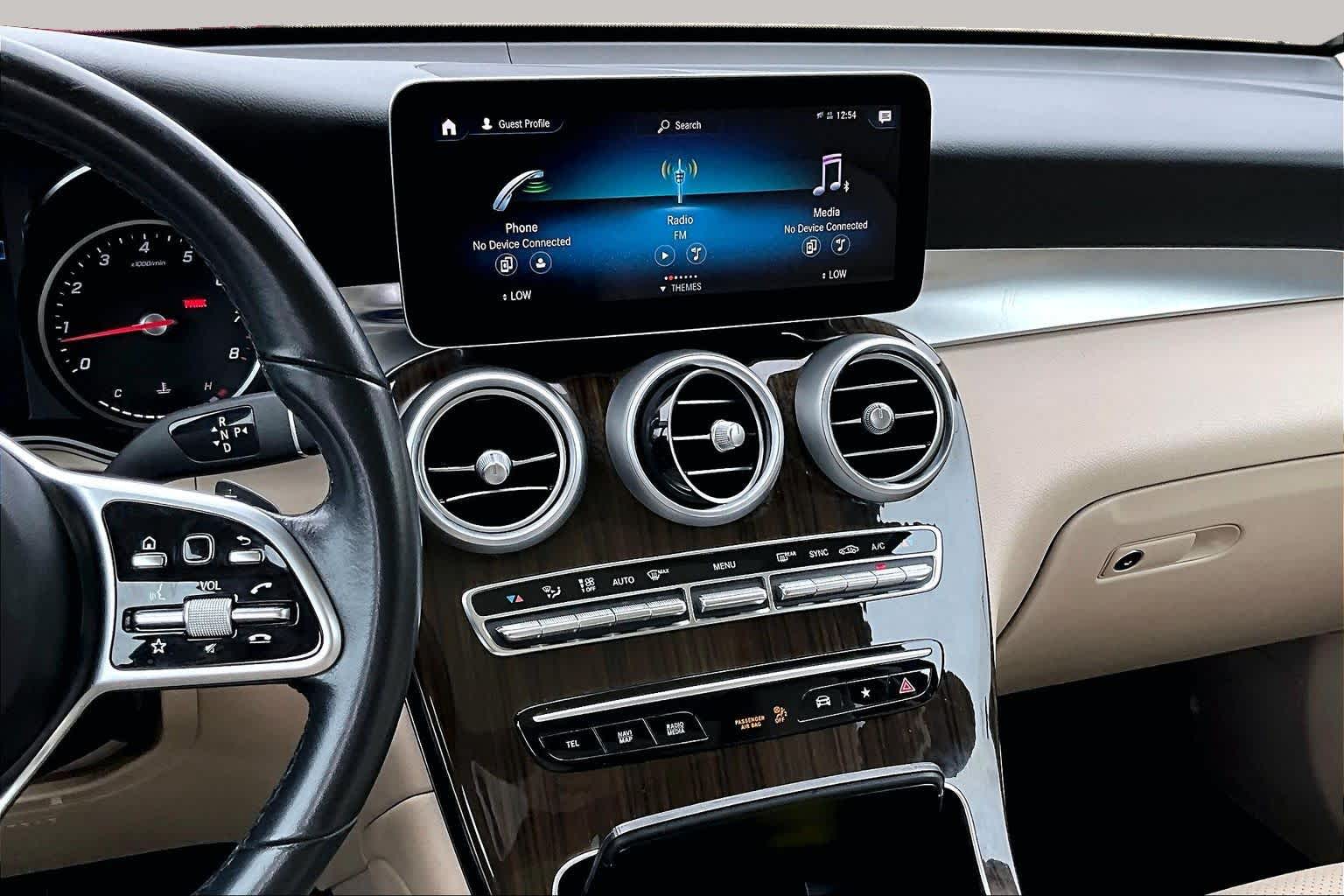 2022 Mercedes-Benz GLC 300