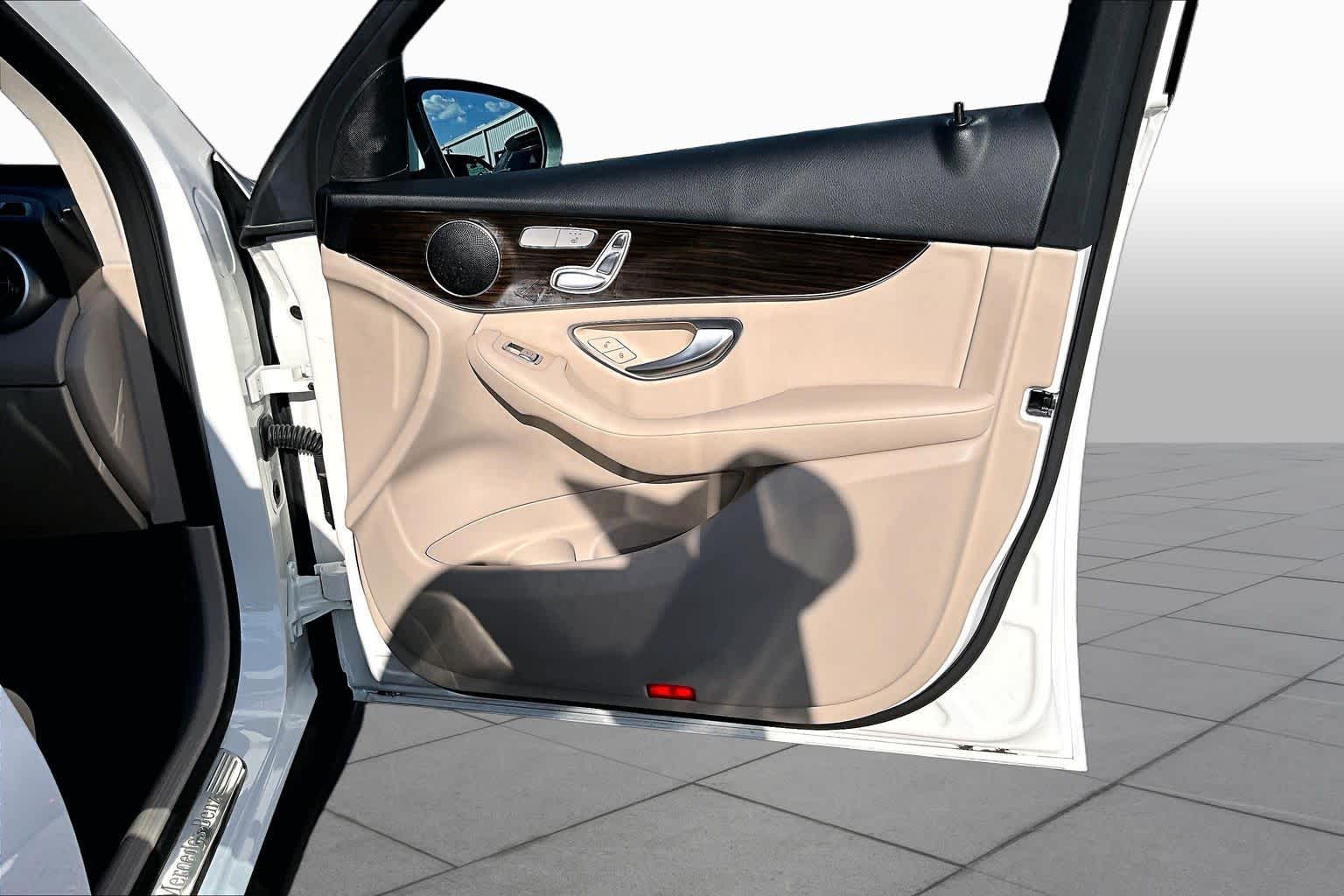 2022 Mercedes-Benz GLC 300