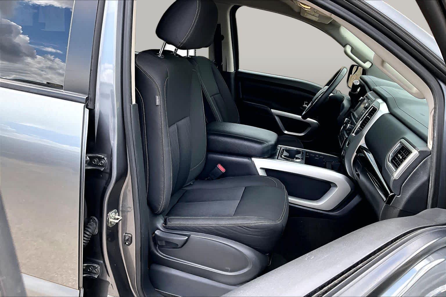 2017 Nissan Titan